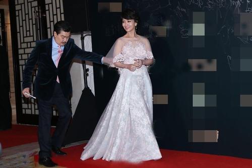 电视剧中的情感纠葛与法理交织，律师与有妇之夫的迷离情愫