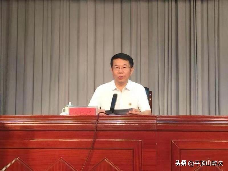 我的理想是成为一名律师