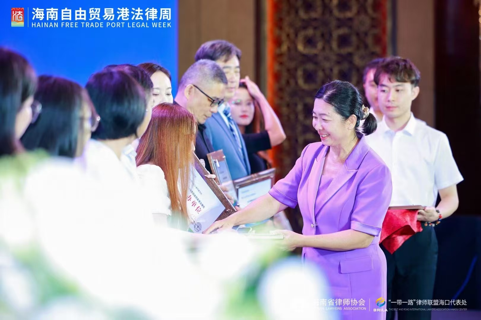三亚律师与方玩的完美结合，探索旅游法律的新境界