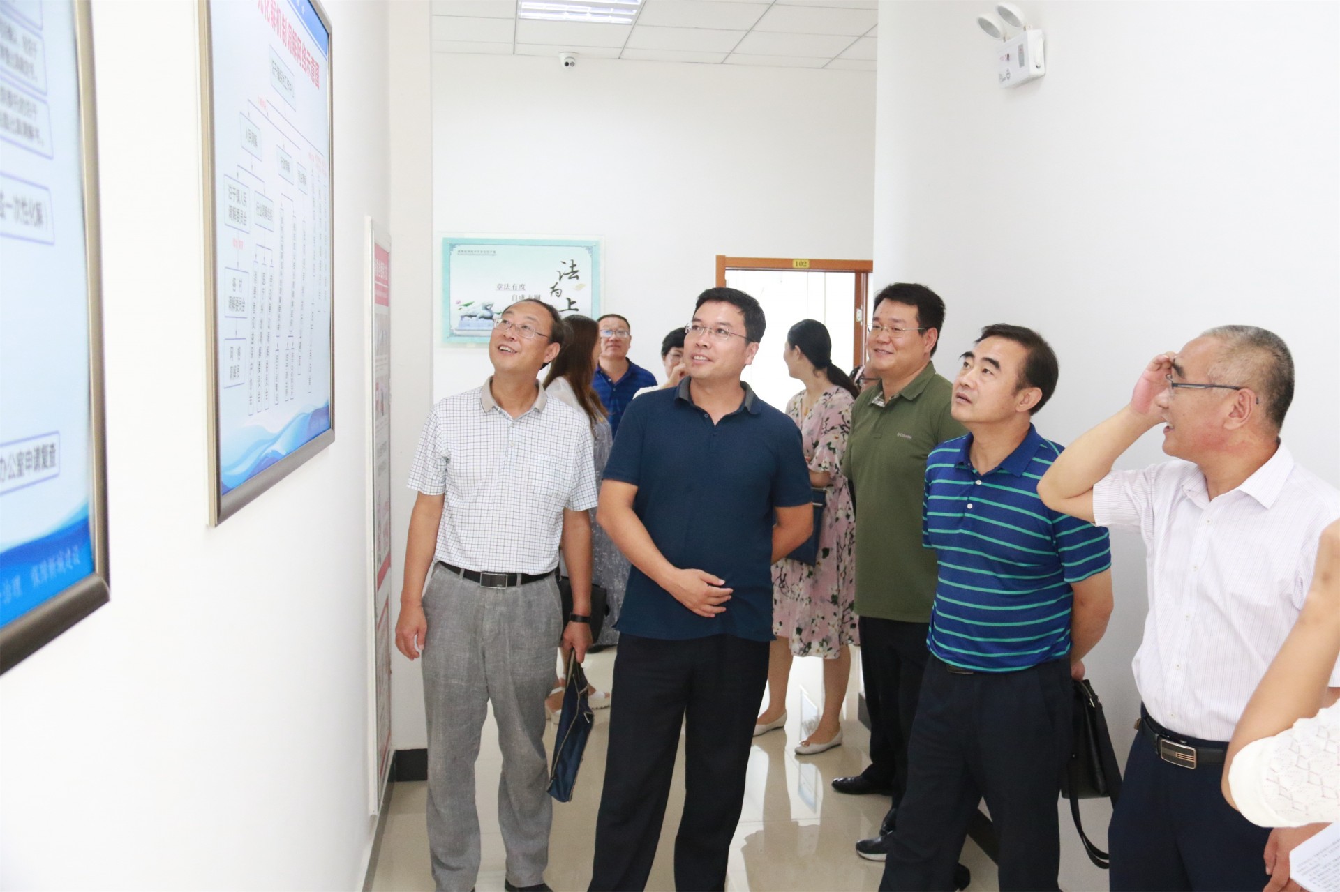 云岩区司法局黄影副局长带队走访三佛律师事务所开展争当‘店小二’·护航促发展调研活动报道