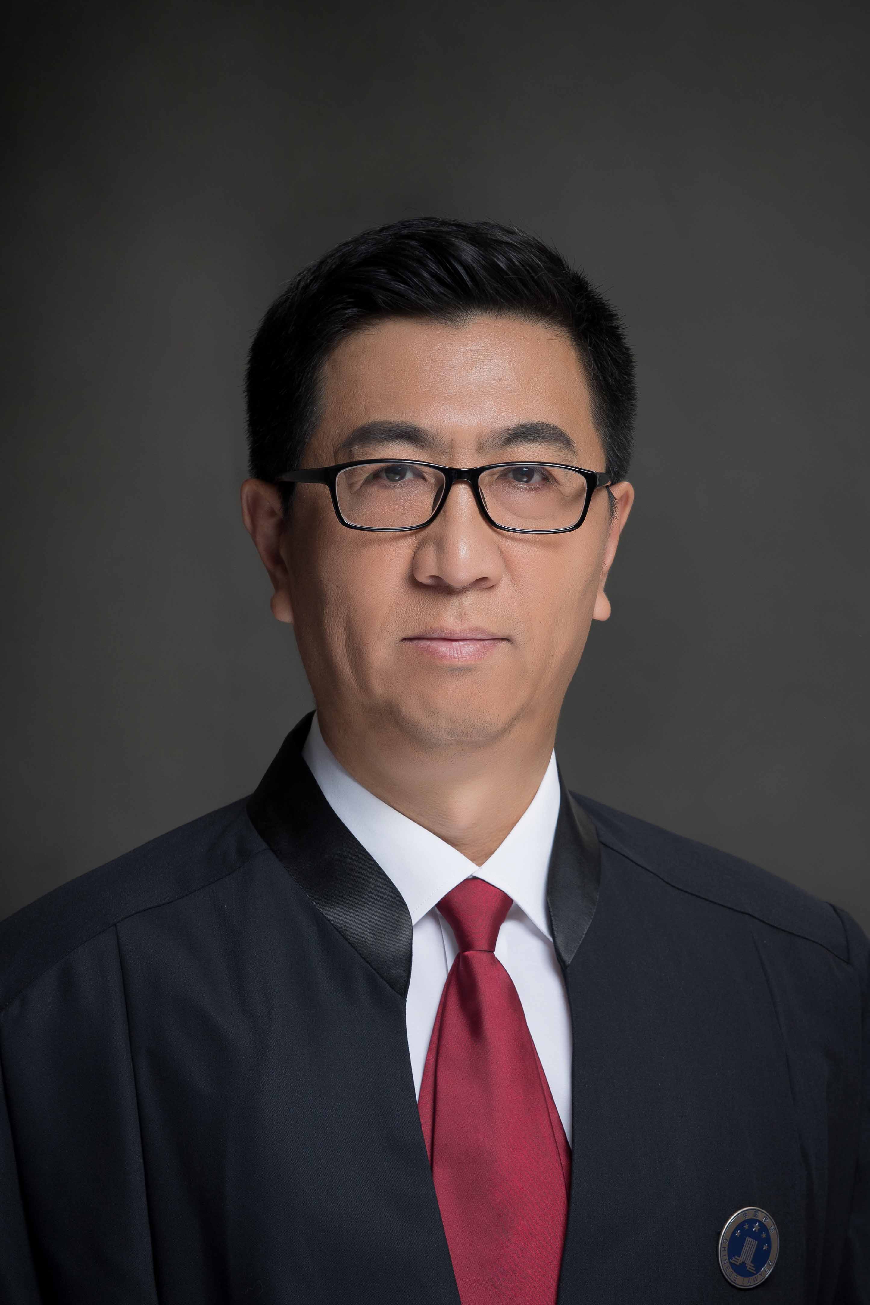 张鑫辉同方律师，2022年的杰出法律服务先锋