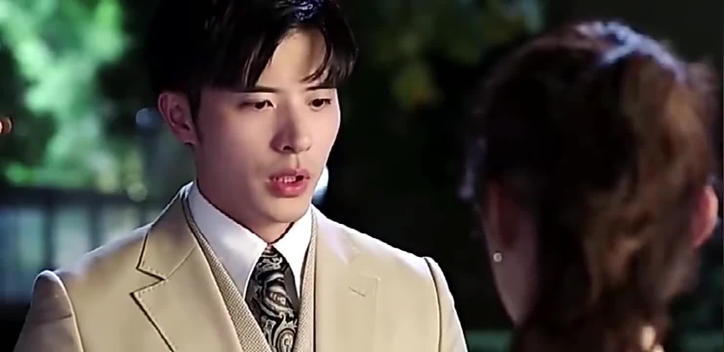 霸道总裁的深情表白，美女律师的专属爱情