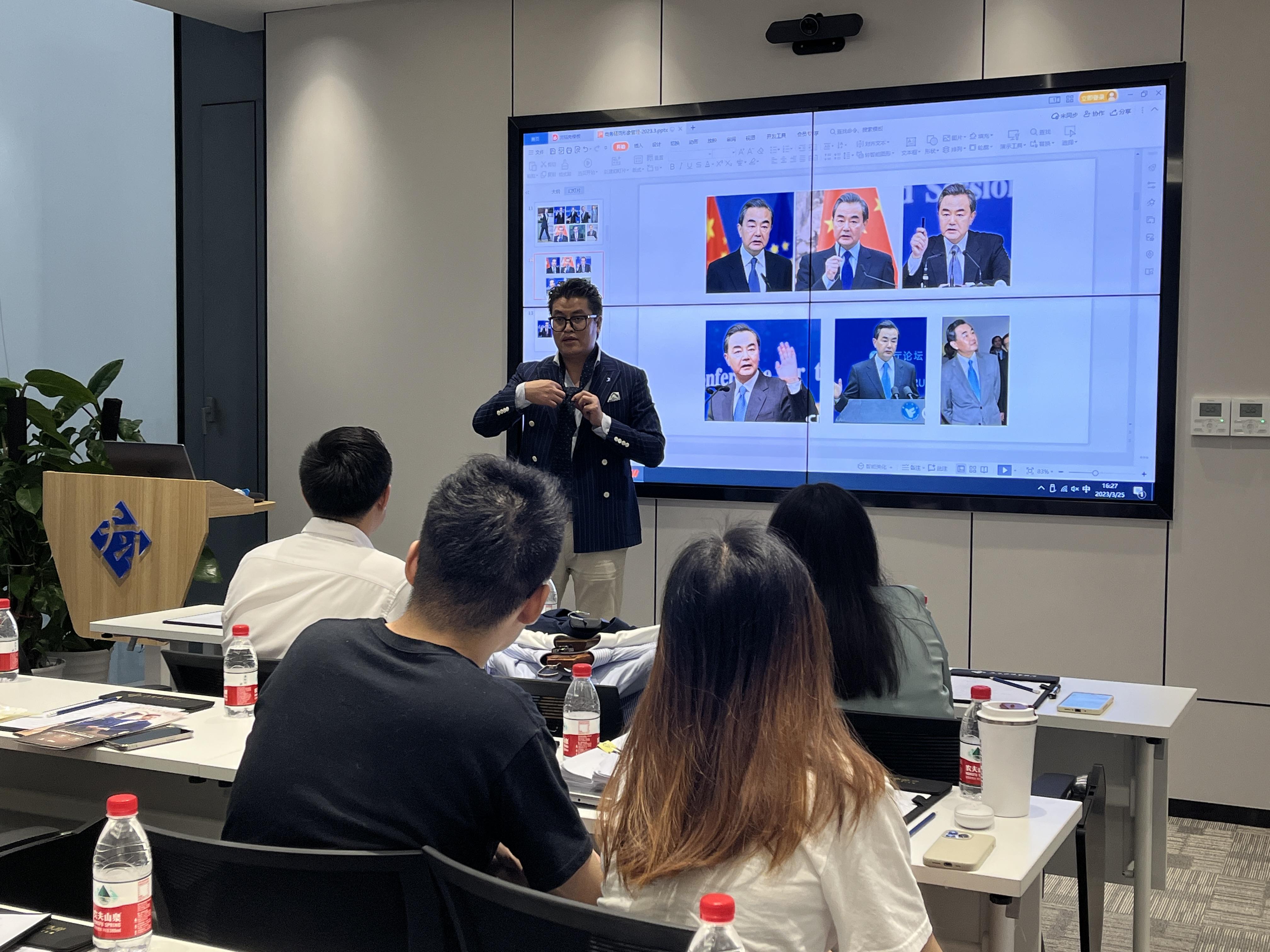 律师眼中的大众形象案例，重塑公众对法律职业的信任