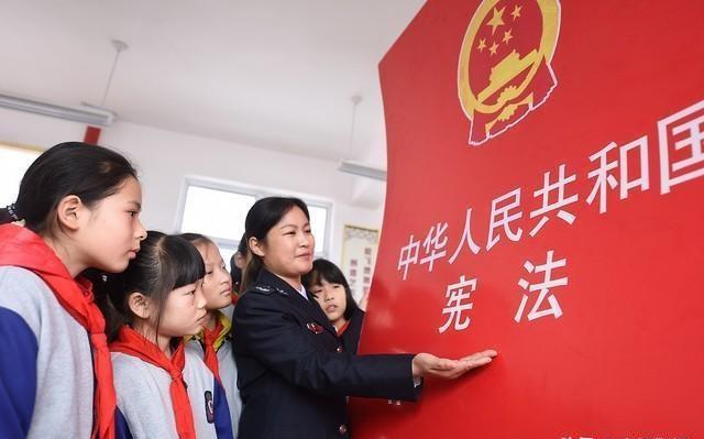李老师的法律之路，从教育到英语的跨领域追求