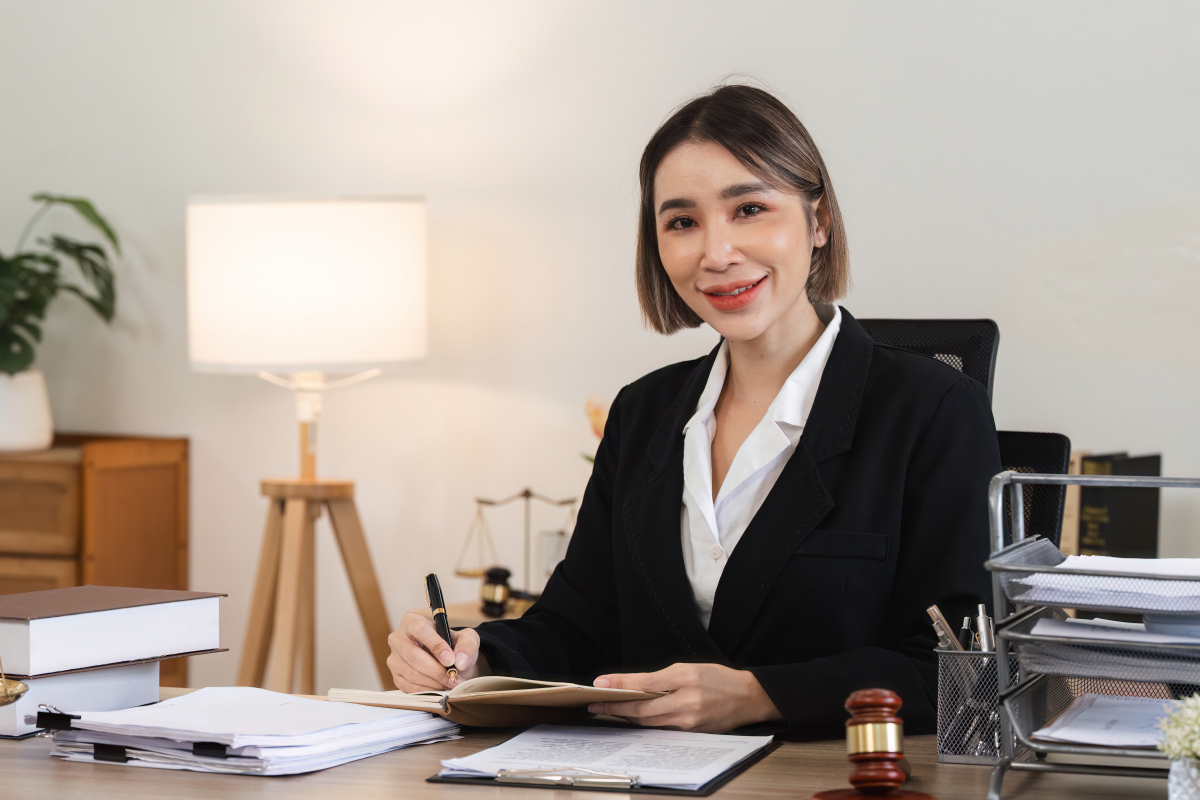 女生学习律师金融的优势与挑战解析
