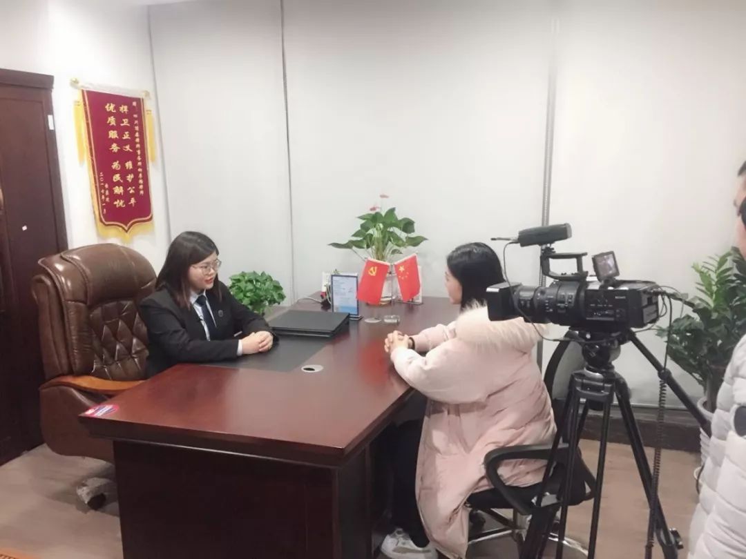 律师访谈内容深度解析，涵盖法律实践与职业道德探讨