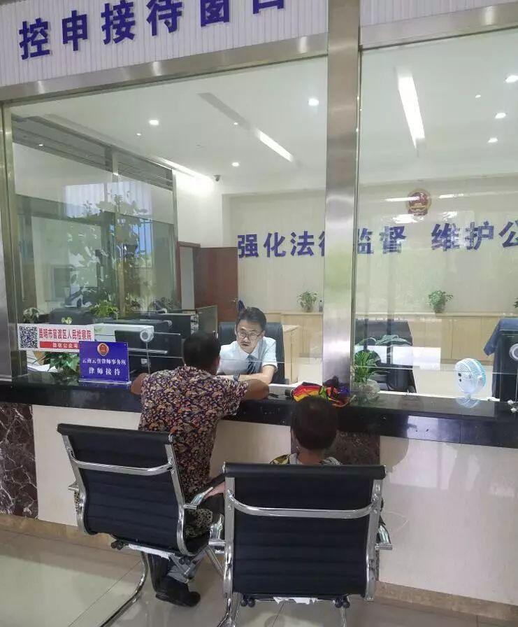 大律师遇见女孩，那一刻的感受与深思