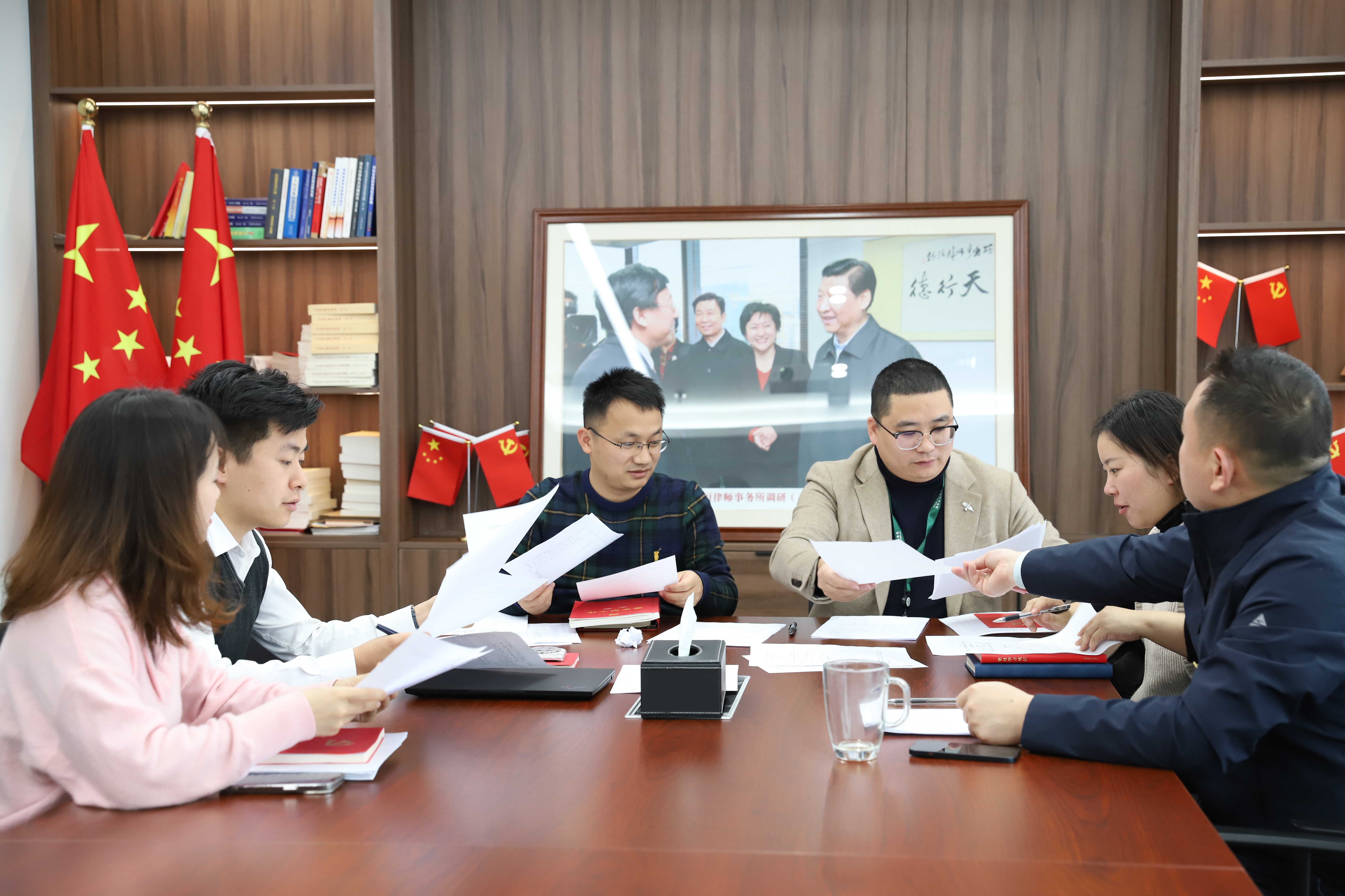 三佛律师事务所党支部召开2025年度组织生活会和民主评议党员活动纪实