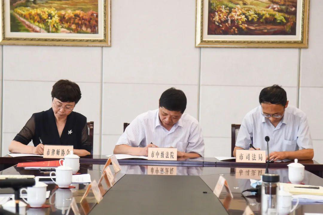 律所不给律师交公积金，现状分析与对策建议